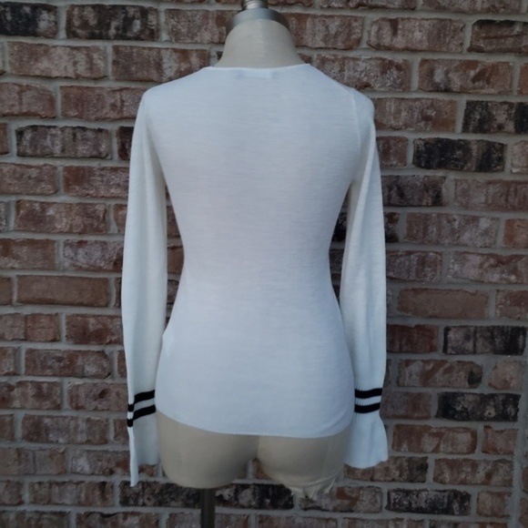 NWT Vince Long Bell Sleeves 100% Wool Top Ivory S - Picture 3 of 6
